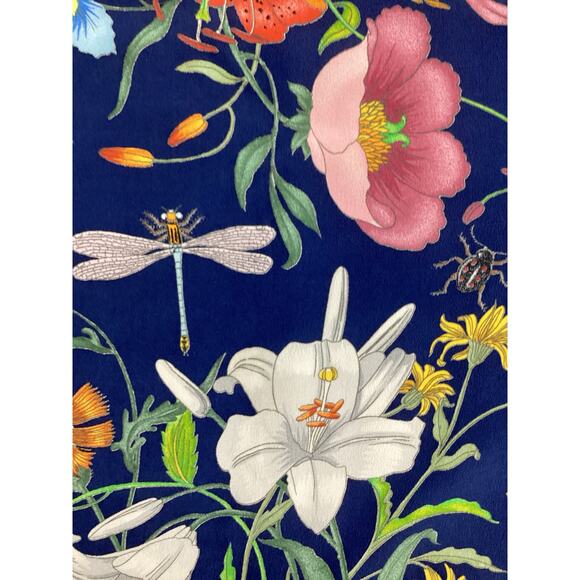 Vintage Gucci Scarf Women’s One Size 100% Silk Square Shape Floral/ Garden Motif - Picture 3 of 7